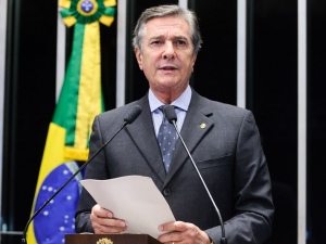 Collor diz que não cabe ao Judiciário alterar o rito do processo de impeachment