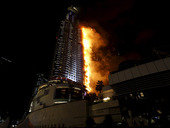 Incêndio atinge arranha-céu de Dubai