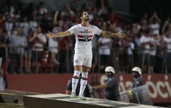 Sanchez reduz preço de Alexandre Pato, mas põe 15 milhões de euros como valor mínimo