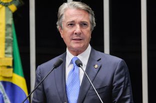 Collor é suspeito de comprar obras de arte para lavar dinheiro
