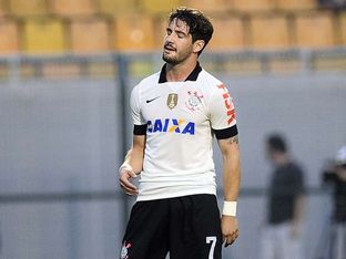Pato segue com futuro incerto e volta a ser especulado no futebol inglês