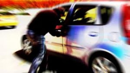 Carro é tomado em assalto em Marechal Deodoro