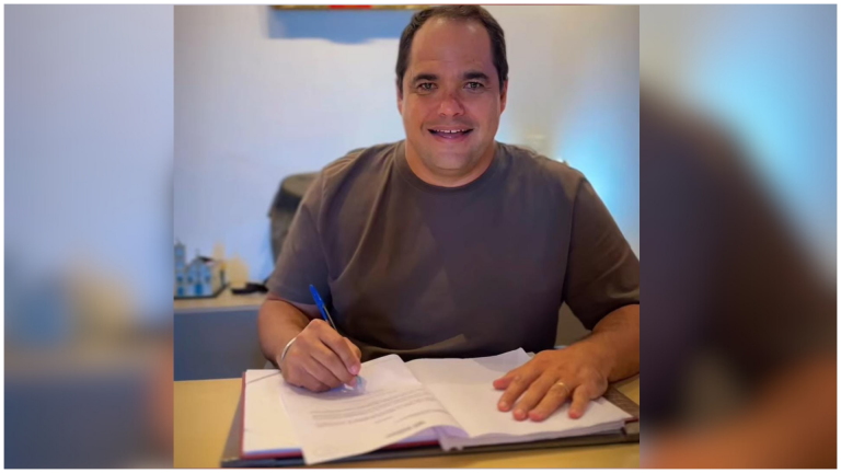 Prefeito Bocão assina autorização de pagamento de apoio financeiro a blocos de Carnaval