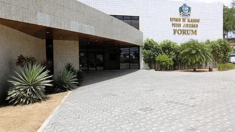 Pastor acusado de abusar das filhas gêmeas adotivas é condenado a 45 anos de reclusão