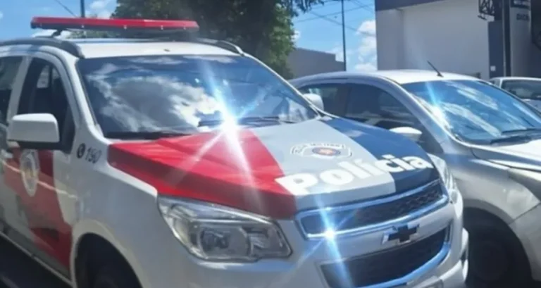 PMs em serviço são presos suspeitos de estuprar foliã em viatura