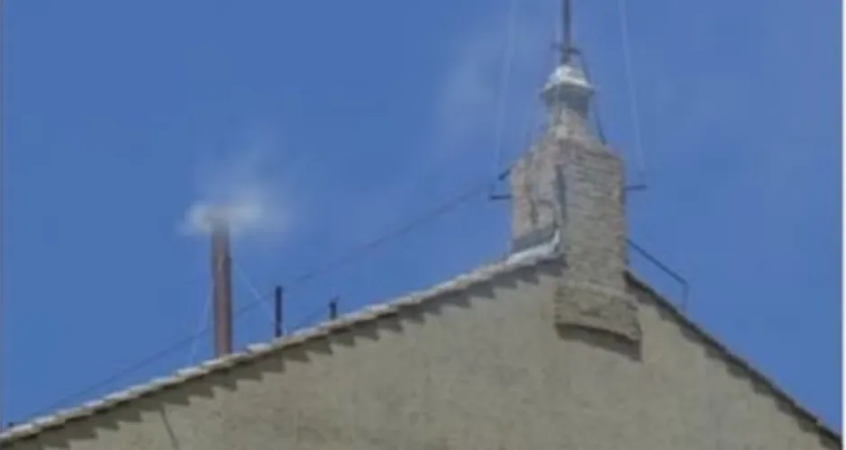 Vaticano se confunde, posta ‘fumaça branca’ e depois apaga