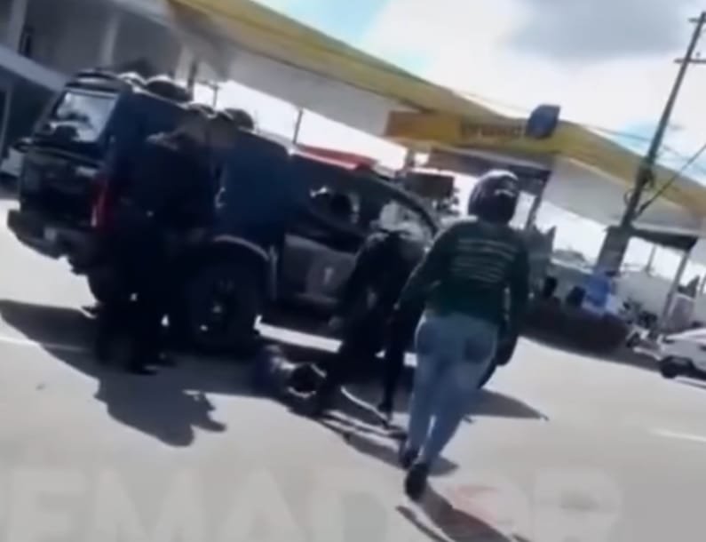 Suspeito com moto roubada é detido após tentar escapar de abordagem policial em avenida de Manaus