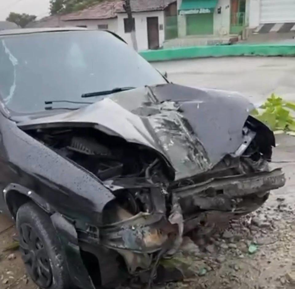 Acidente com carro de passeio mobiliza equipes de atendimento em São Miguel dos Campos