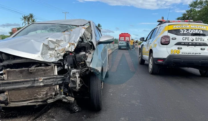 Tragédia na AL-110: Colisão frontal deixa um morto e feridos; criança estava no carro