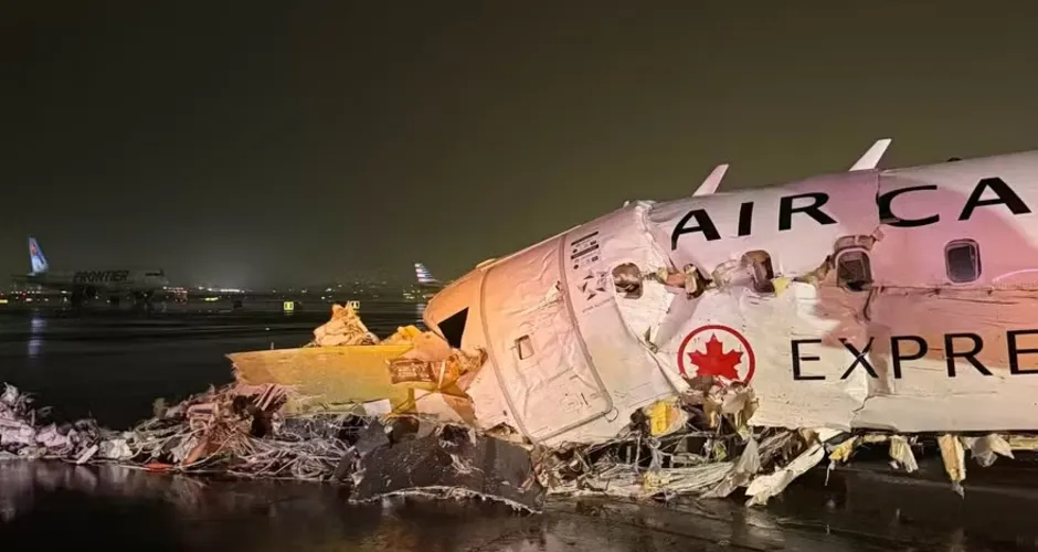 Pilotos morrem após avião da Air Canada colidir com veículo em aeroporto; 9 seguem internados