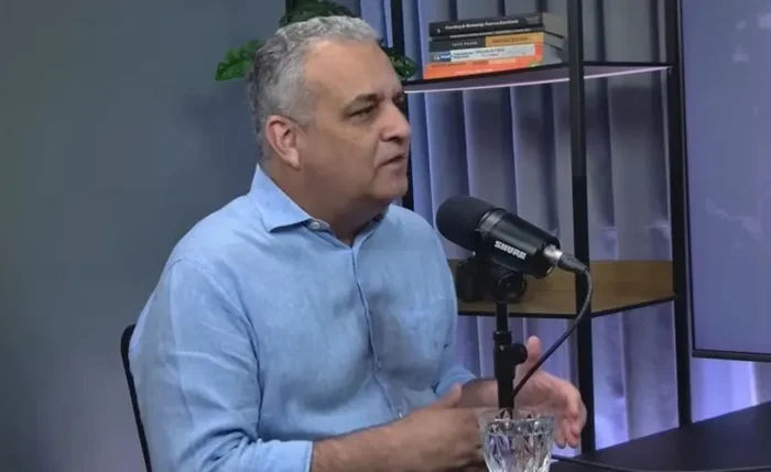 Gaspar sinaliza disputa ao governo e quer liderar palanque bolsonarista