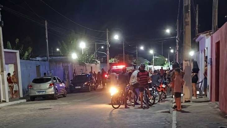 Após se envolver em briga de bar, homem tem casa invadida e é morto a facadas