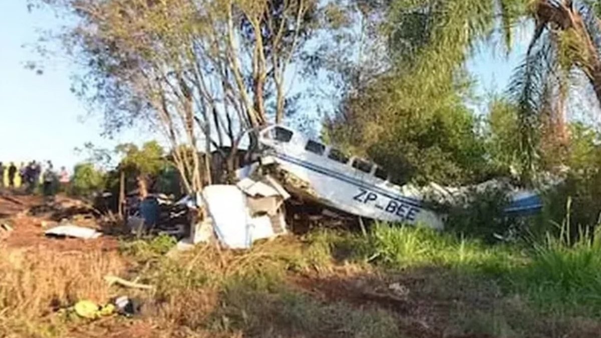 Avião com R$ 74 milhões cai, piloto morre e carga é saqueada