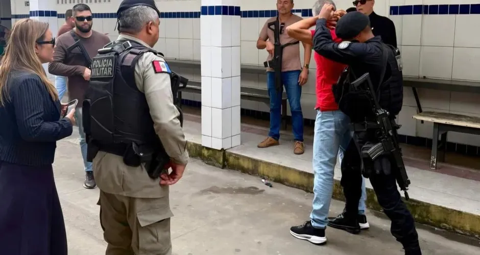 Professor suspeito de estuprar alunos de escola em Murici é solto